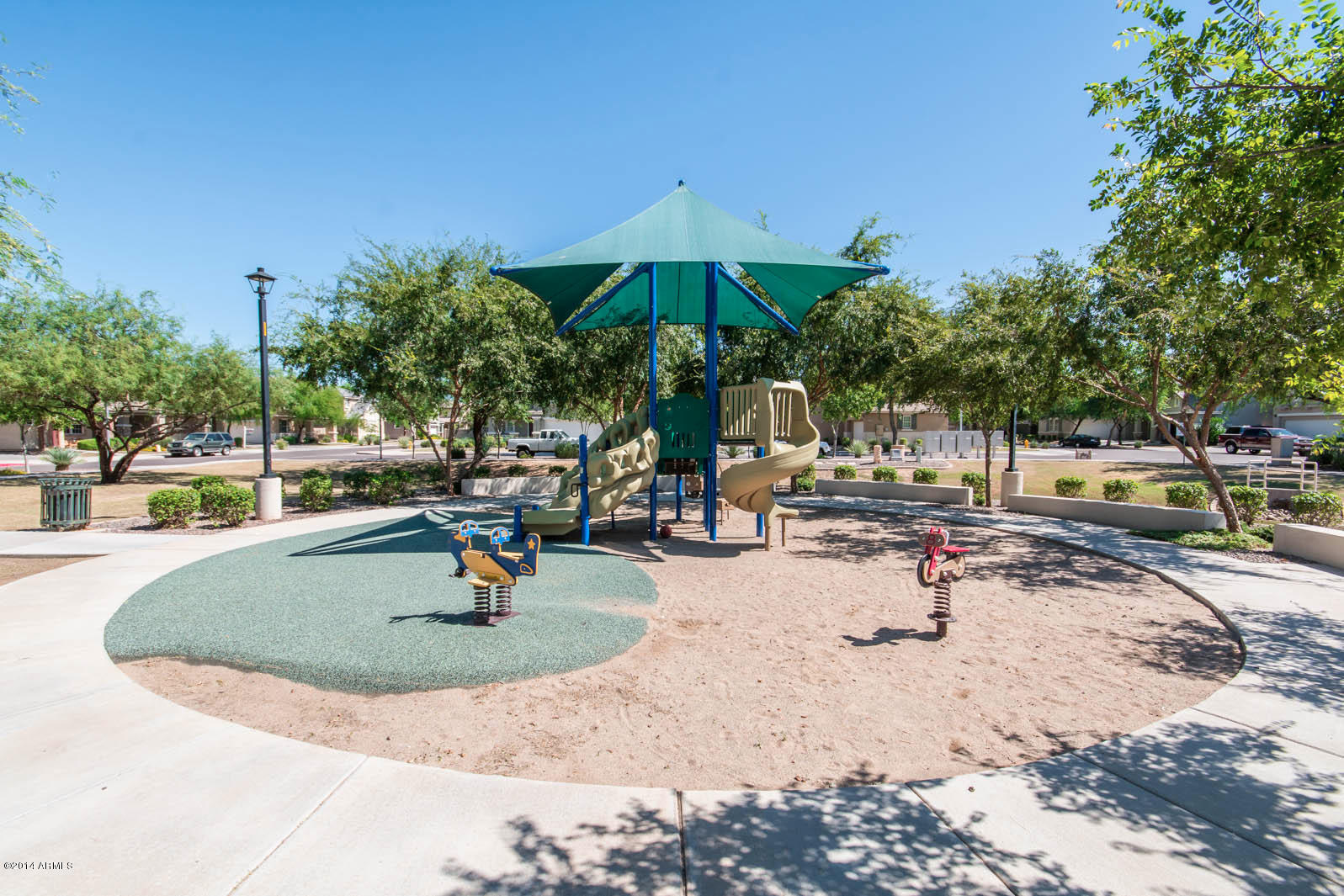 2341 East Fraktur Road Phoenix, AZ 85040 - Photo 35 of 36 Nearby community park view 2