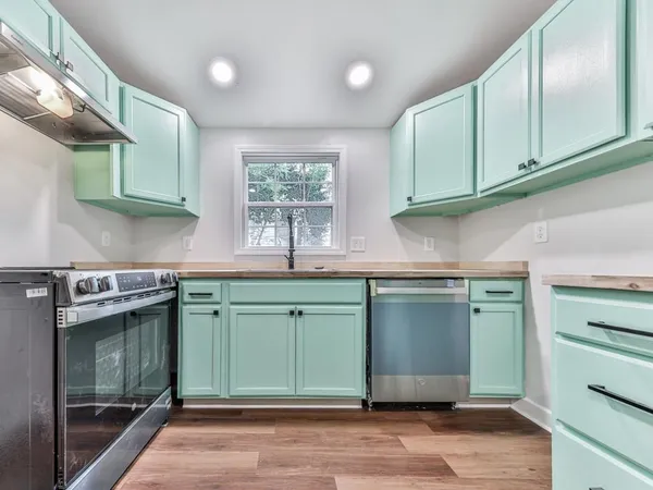 $209,900 | 6 Hillside Avenue, Lindale, GA 30147