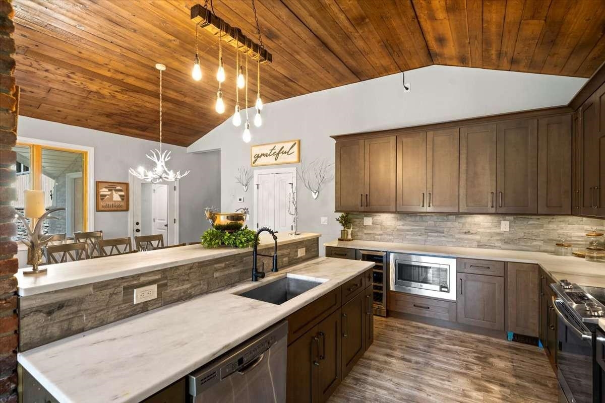 34 Mountain View Road Winhall, VT 05340 - Photo 11 of 37