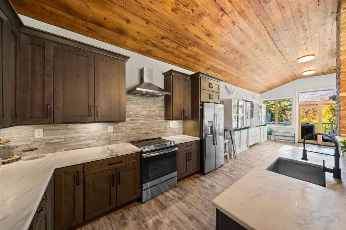 34 Mountain View Road Winhall, VT 05340 - Photo 13 of 37