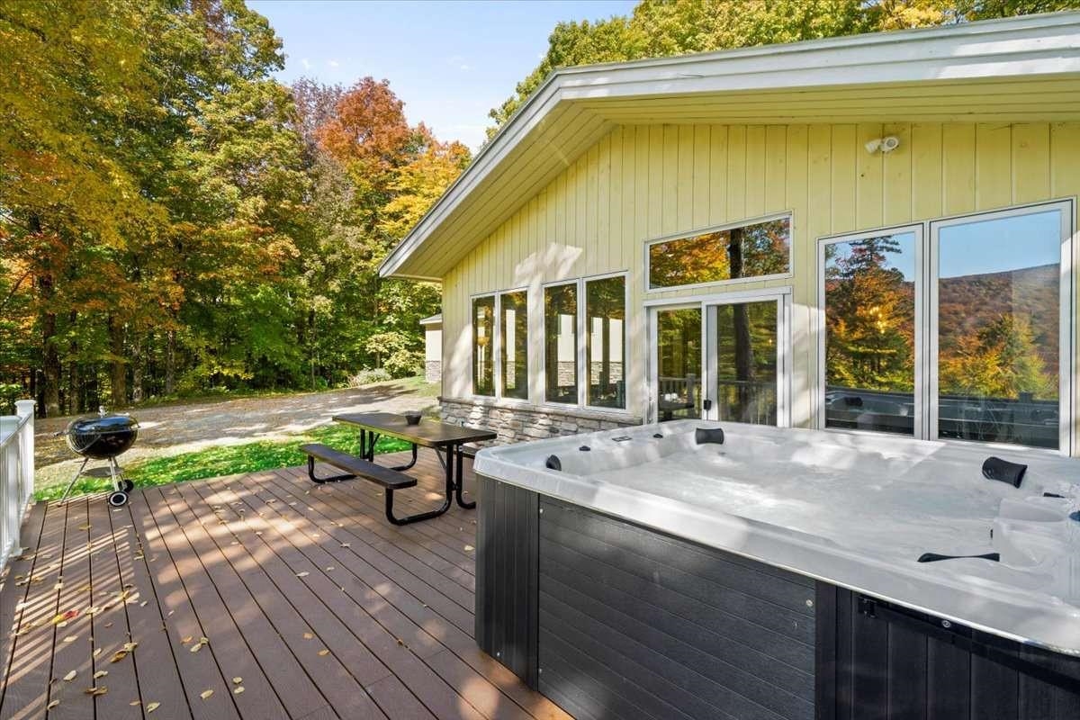 34 Mountain View Road Winhall, VT 05340 - Photo 5 of 37