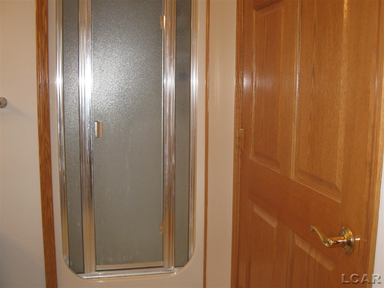4262 Evergreen Road Adrian, MI 49221 - Photo 11 of 46 50014263-10.JPG