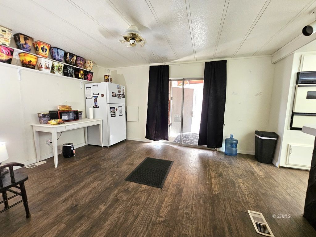 5221 Ocotillo Avenue Ridgecrest, CA 93555 - Photo 28 of 43