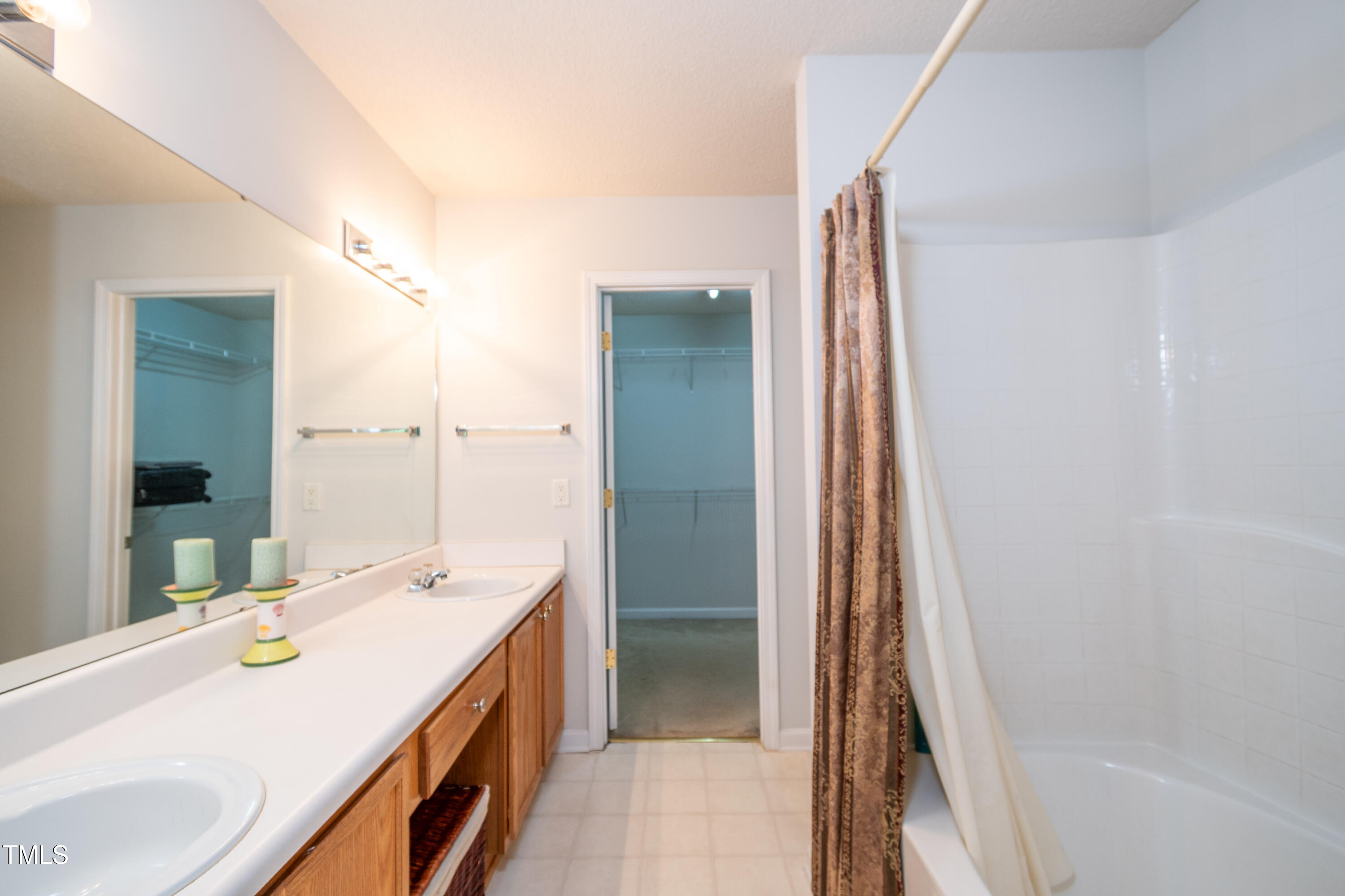 3016 Hayling Drive Raleigh, NC 27610 - Photo 11 of 16 DSC_3590
