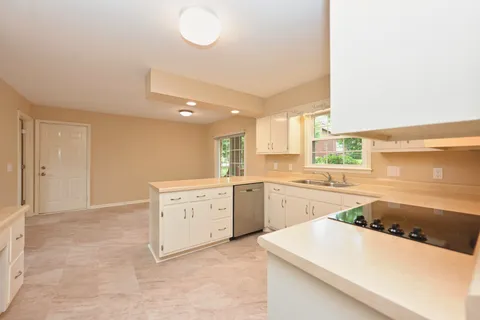 $559,900 | 100 Applewood Court, Hendersonville, TN 37075