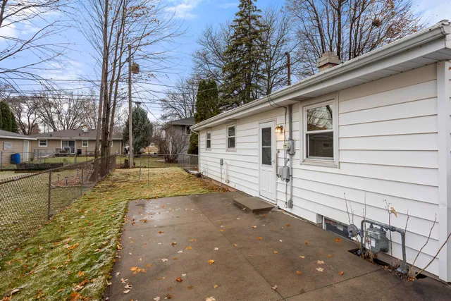 $210,000 | 2109 East College Avenue, Appleton, WI 54915