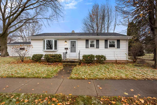 $210,000 | 2109 East College Avenue, Appleton, WI 54915