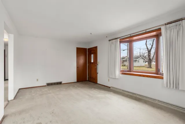 $210,000 | 2109 East College Avenue, Appleton, WI 54915