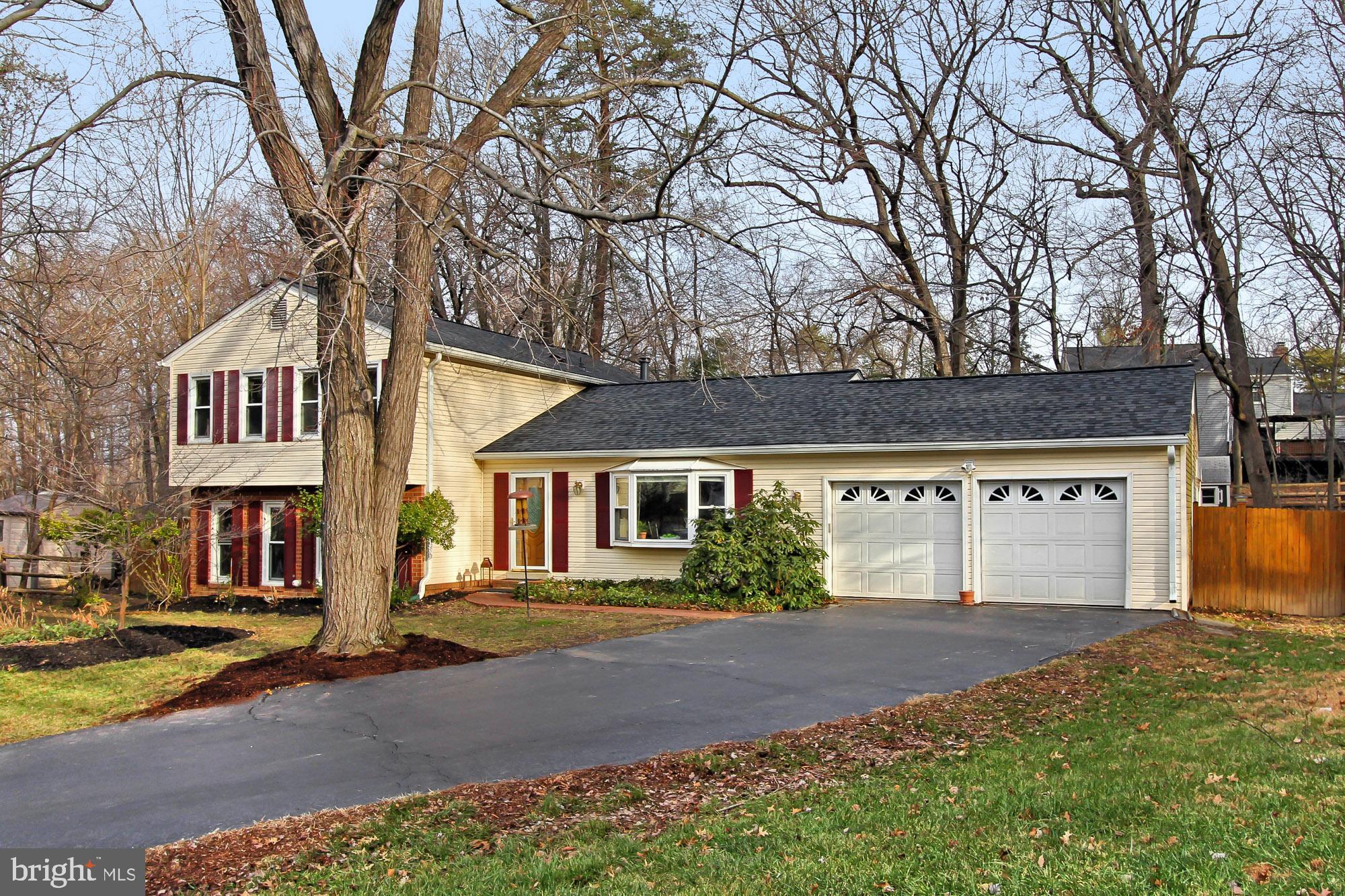 12302 Coleraine Court Reston, VA 20191 - Photo 2 of 35 Welcome Home!