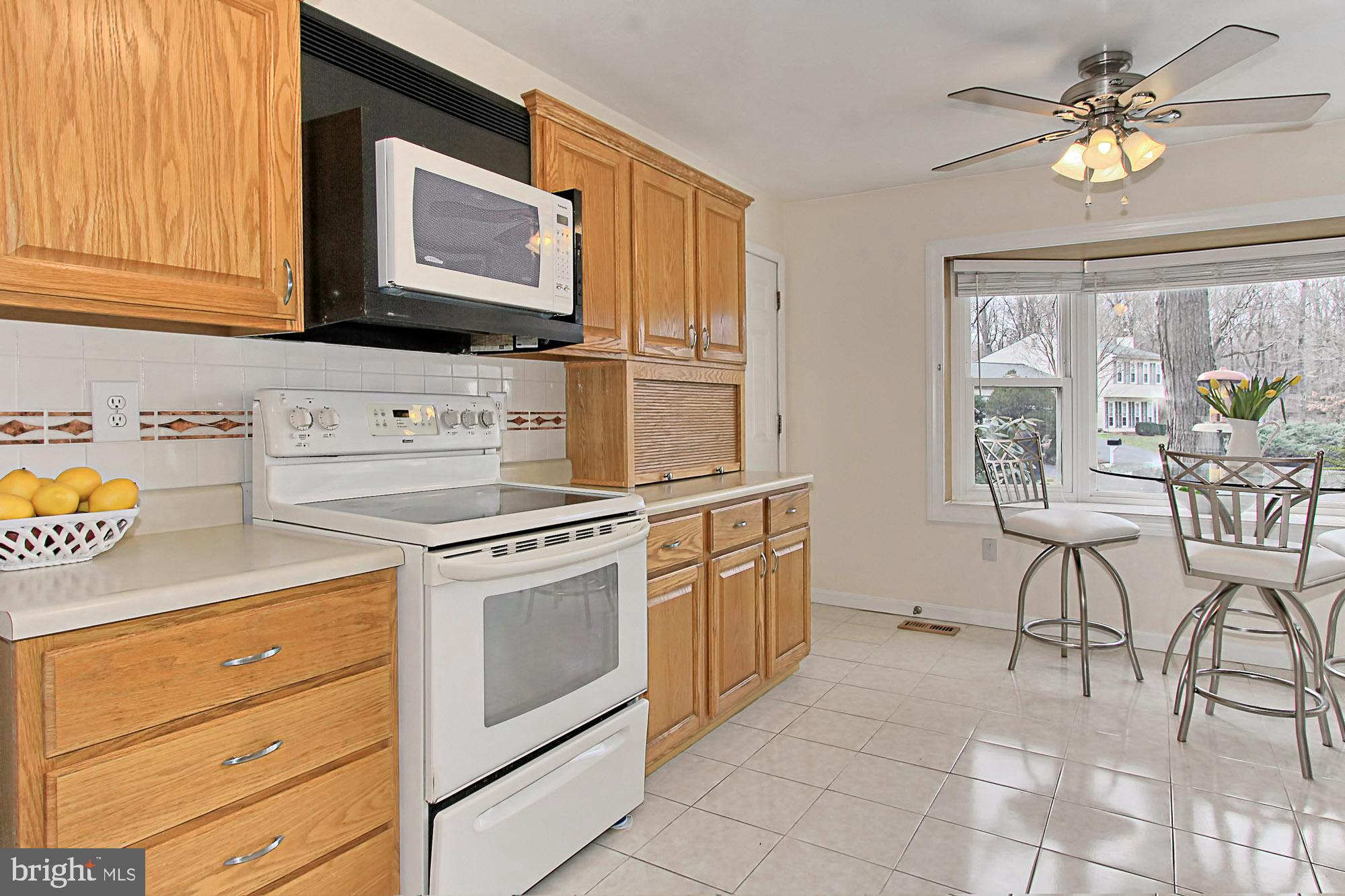 12302 Coleraine Court Reston, VA 20191 - Photo 9 of 35 Gallery Image 9