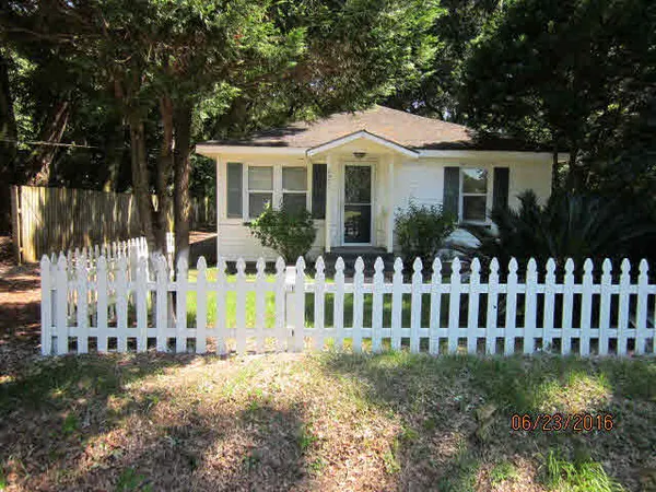 $900 | 6954 Twin Beech Road, Fairhope, AL 36532