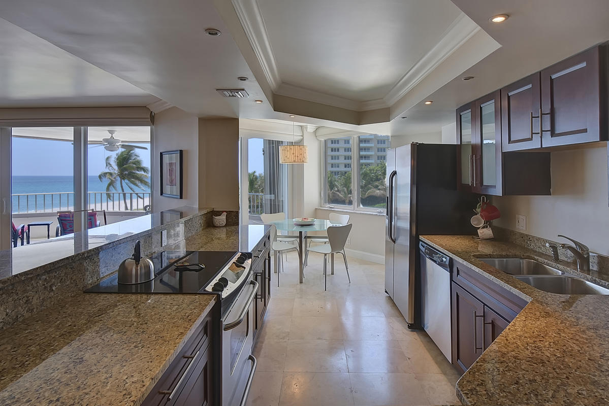 550 South Ocean Boulevard, Unit 304 Boca Raton, FL 33432 - Photo 1 of 19 Kitchen