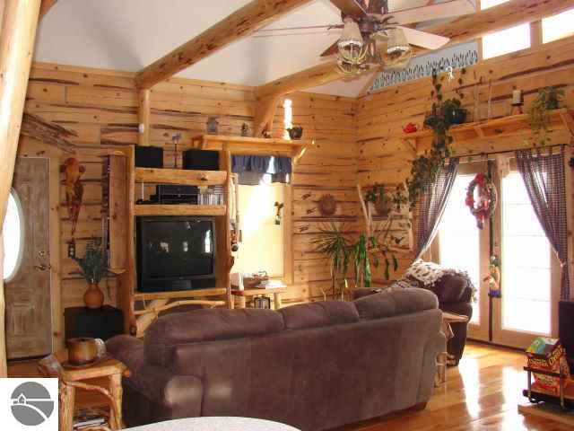 16979 Rudman Road Thompsonville, MI 49683 - Photo 4 of 24 1711907-3.JPG