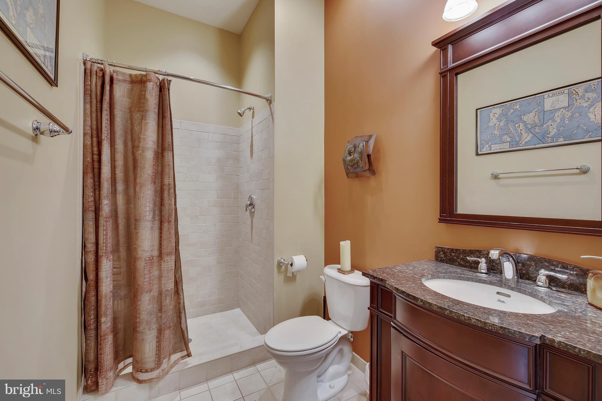 2016 Collingwood Road Alexandria, VA 22308 - Photo 16 of 30 Bath