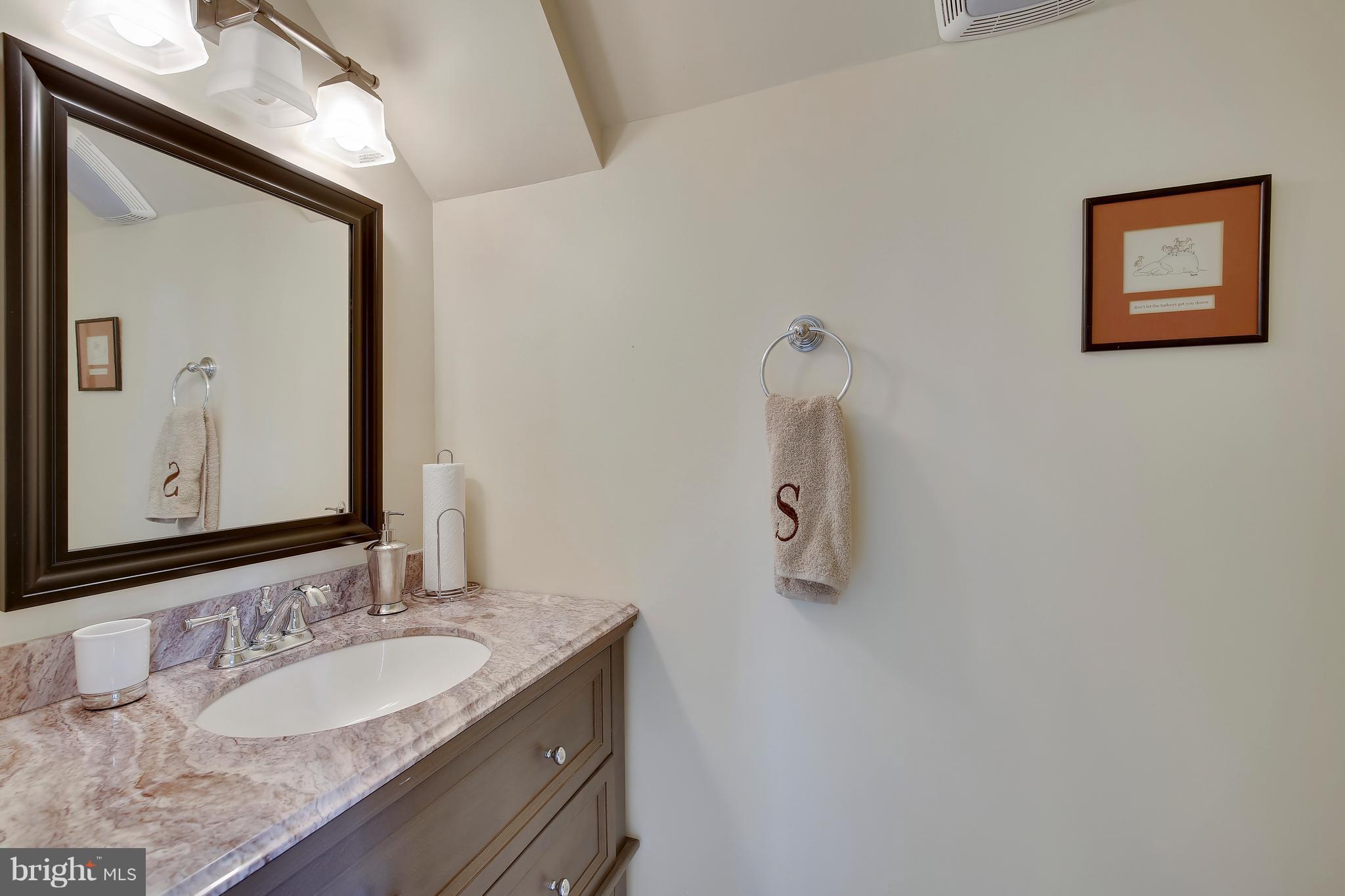 2016 Collingwood Road Alexandria, VA 22308 - Photo 22 of 30 Full bath in Flex space above garage