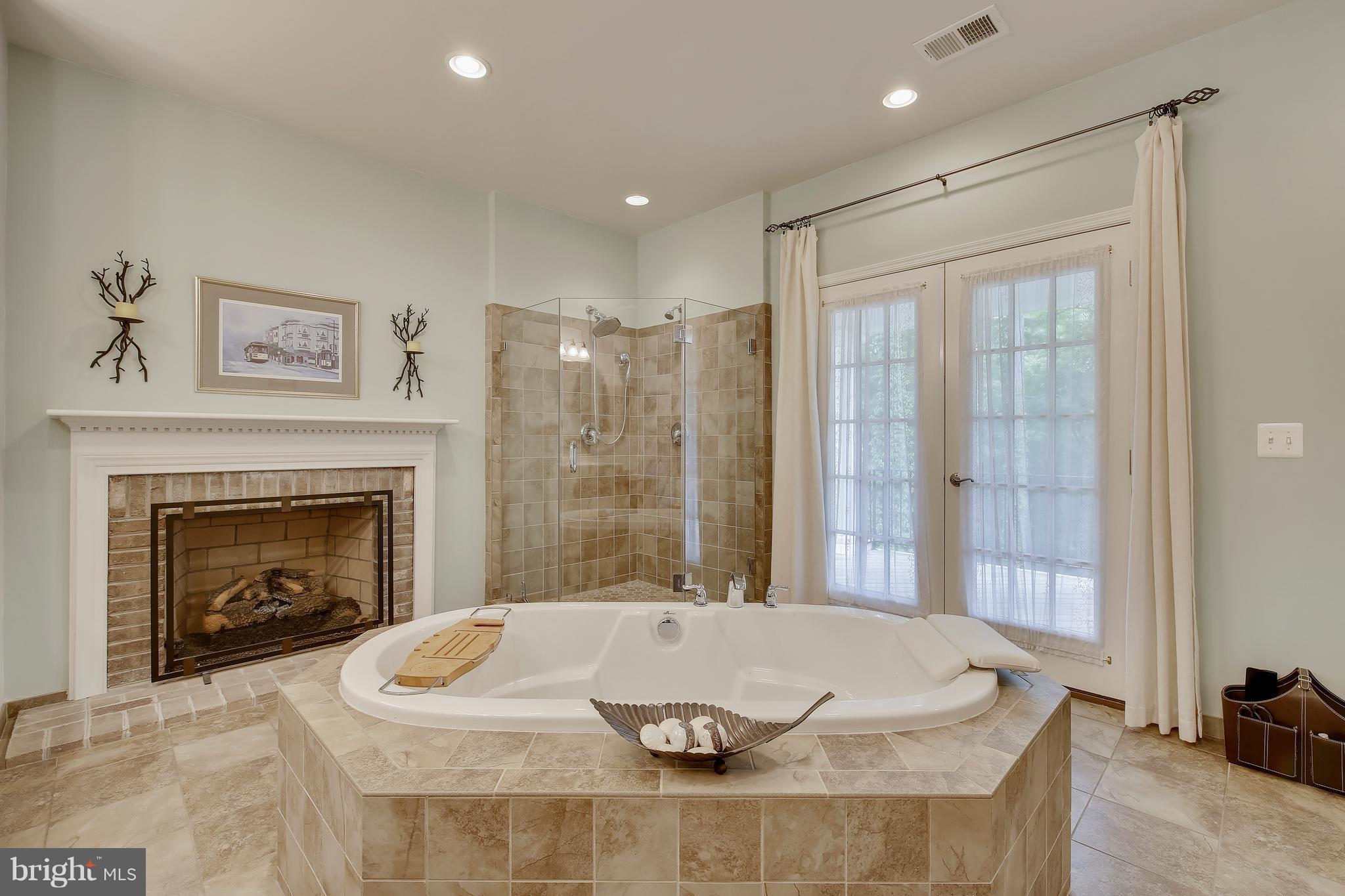 2016 Collingwood Road Alexandria, VA 22308 - Photo 10 of 30 Bath (Master)