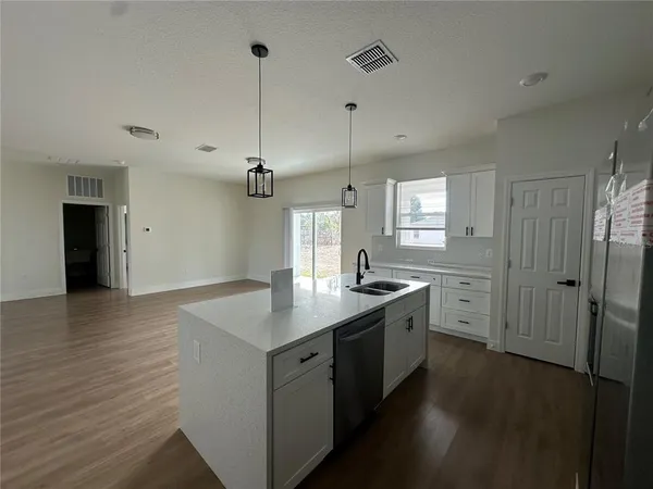 $2,750 | 1323 East Derby Drive, Dunnellon, FL 34434