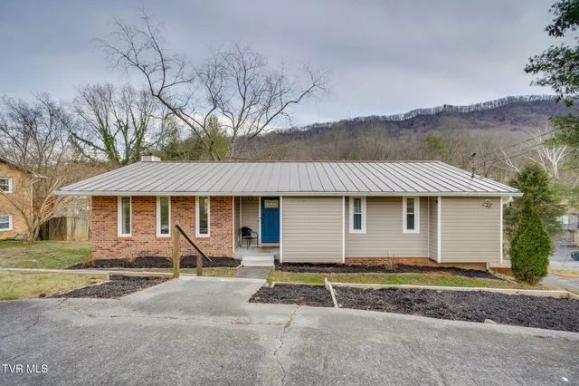 $335,000 | 1025 Amersham Road, Kingsport, TN 37660