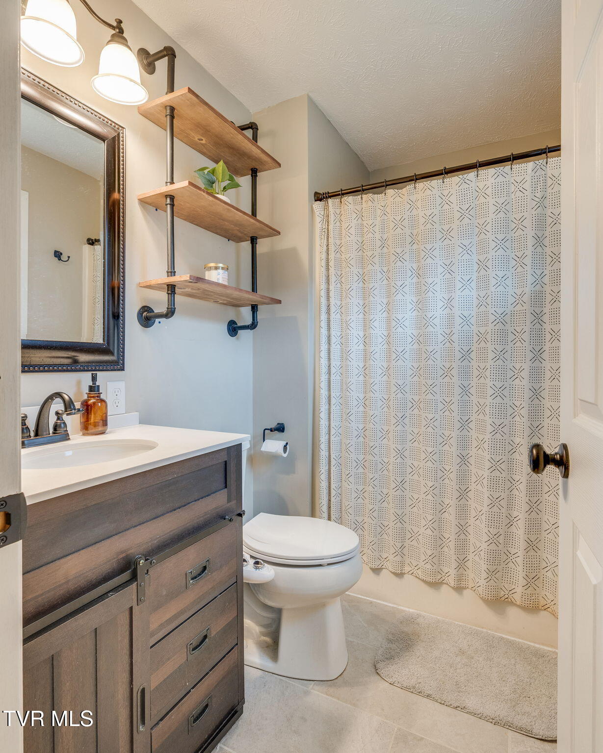 1025 Amersham Road Kingsport, TN 37660 - Photo 13 of 41 017