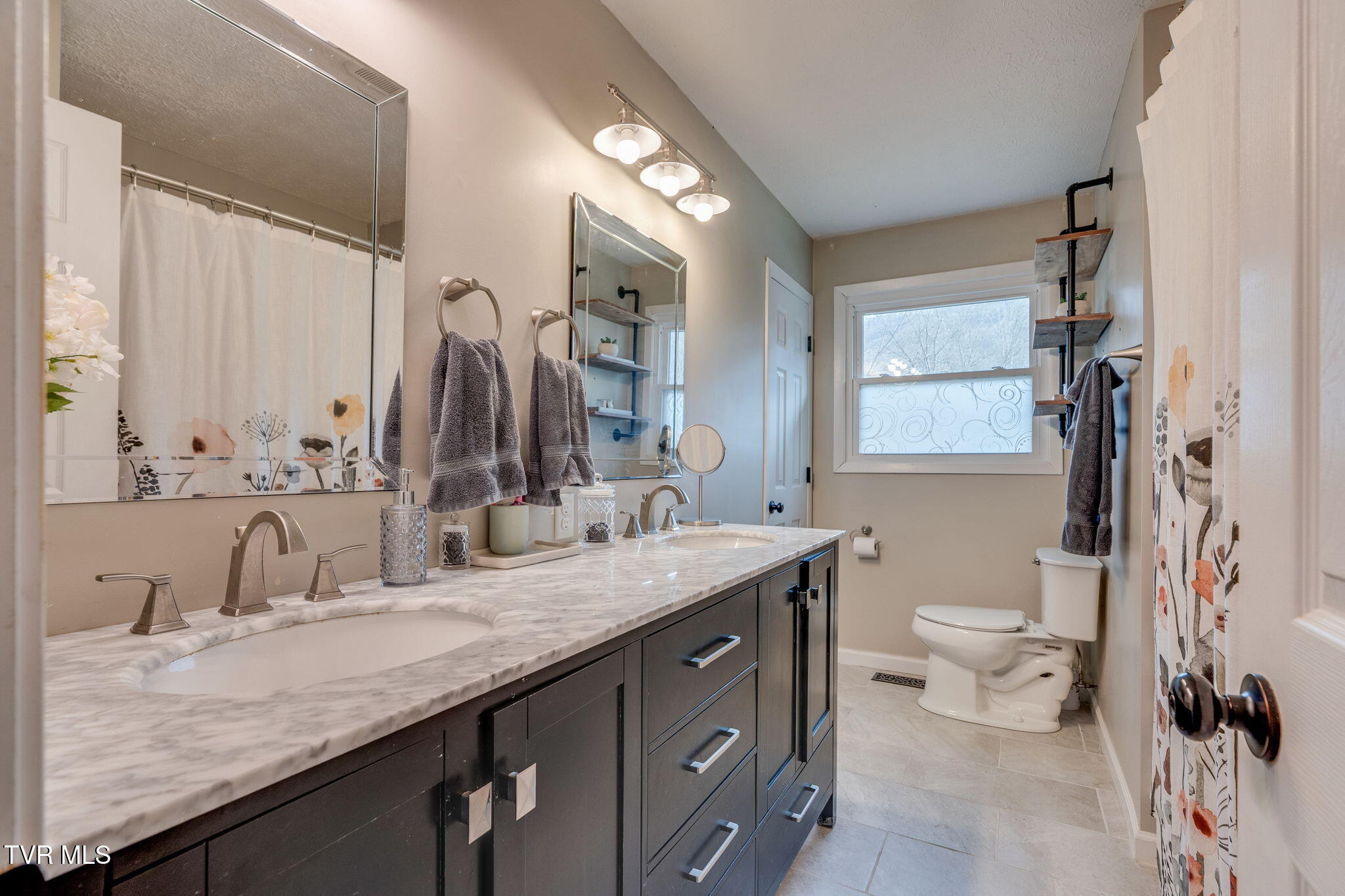 1025 Amersham Road Kingsport, TN 37660 - Photo 17 of 41 021