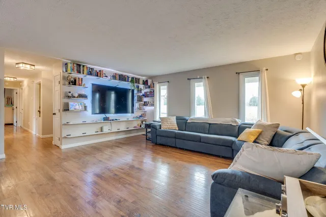 $335,000 | 1025 Amersham Road, Kingsport, TN 37660