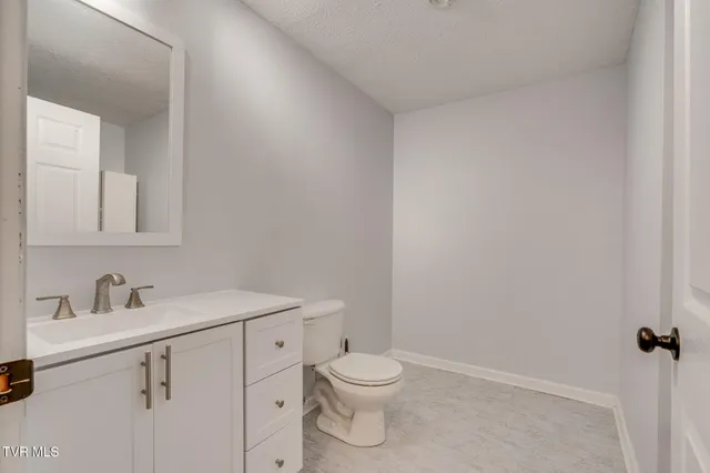 $335,000 | 1025 Amersham Road, Kingsport, TN 37660