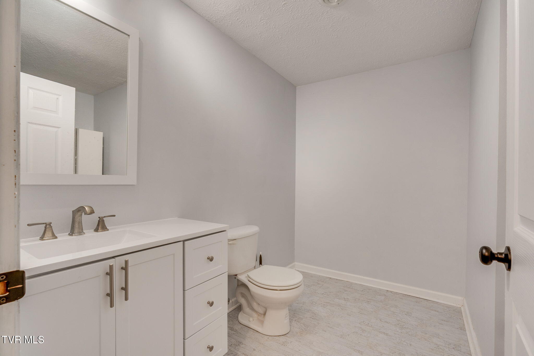 1025 Amersham Road Kingsport, TN 37660 - Photo 23 of 41 027