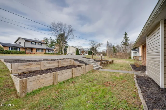 $335,000 | 1025 Amersham Road, Kingsport, TN 37660