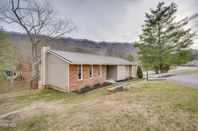 $335,000 | 1025 Amersham Road, Kingsport, TN 37660
