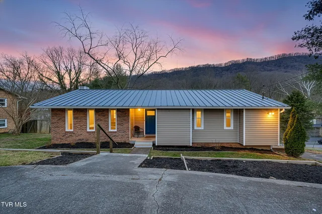 $335,000 | 1025 Amersham Road, Kingsport, TN 37660