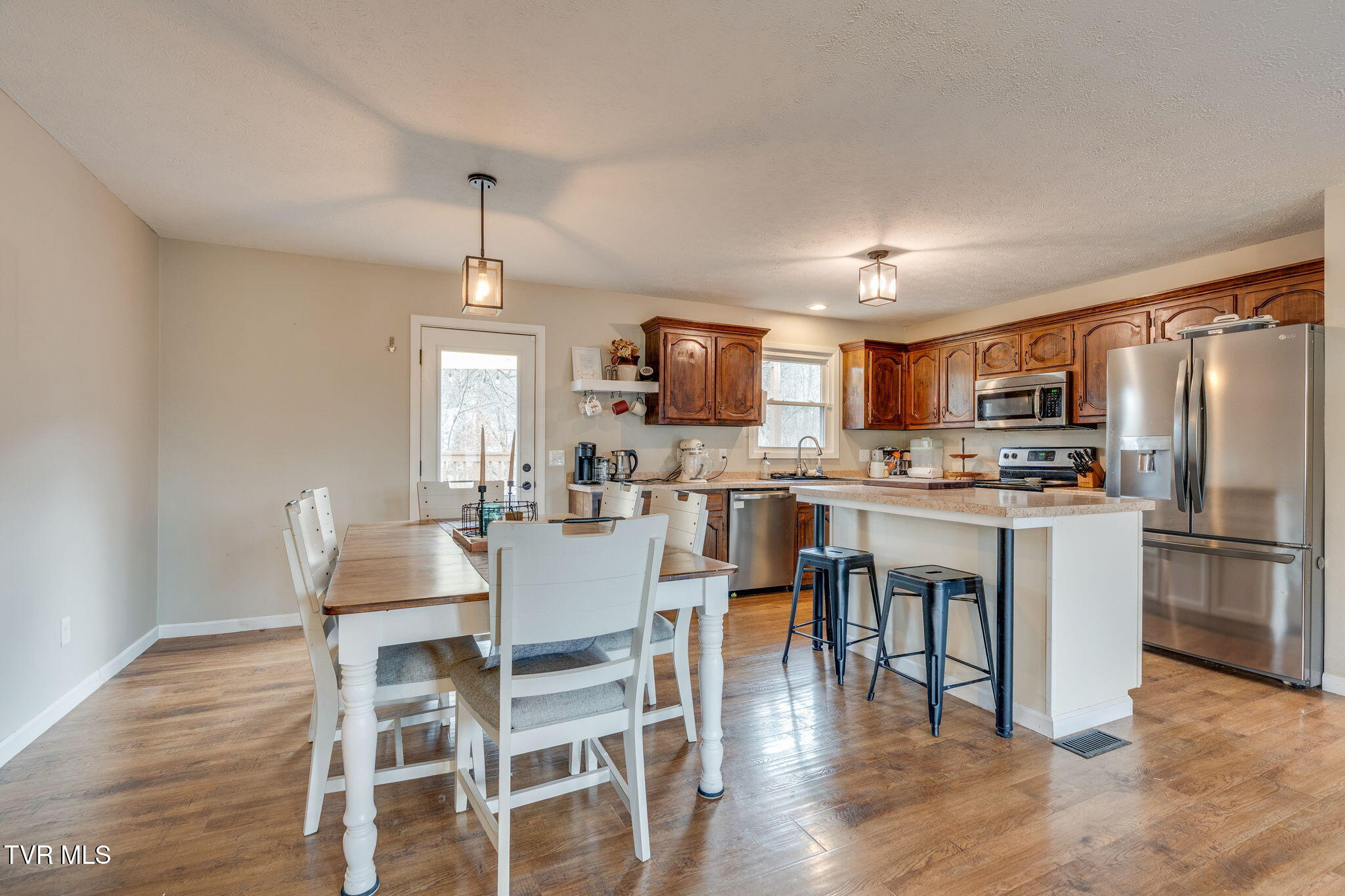 1025 Amersham Road Kingsport, TN 37660 - Photo 5 of 41 009