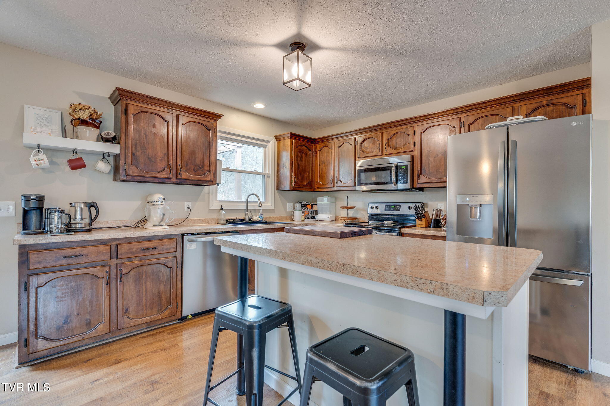 1025 Amersham Road Kingsport, TN 37660 - Photo 7 of 41 011