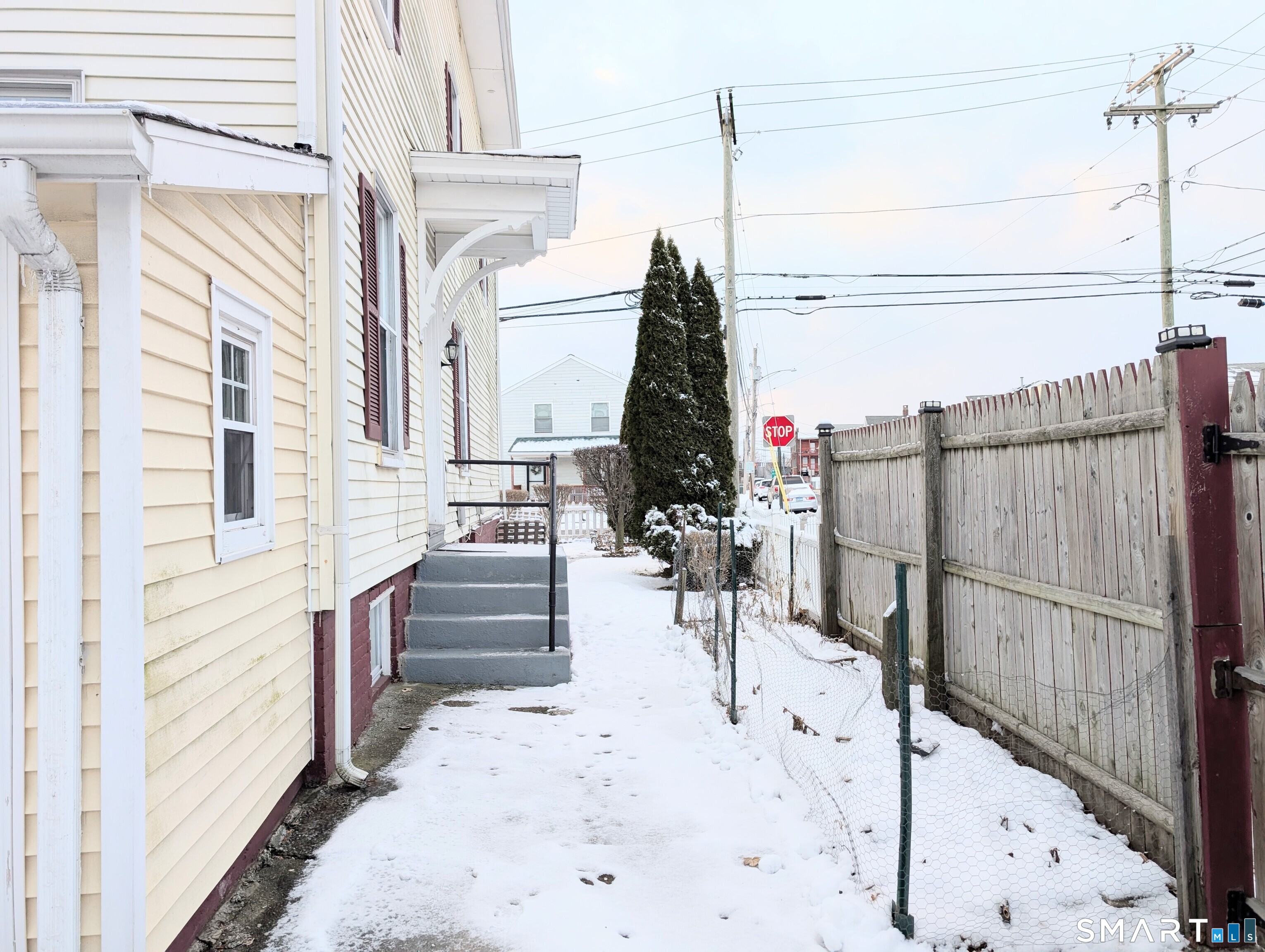 454 Pembroke Street Bridgeport, CT 06608 - Photo 39 of 40 a view of entryway