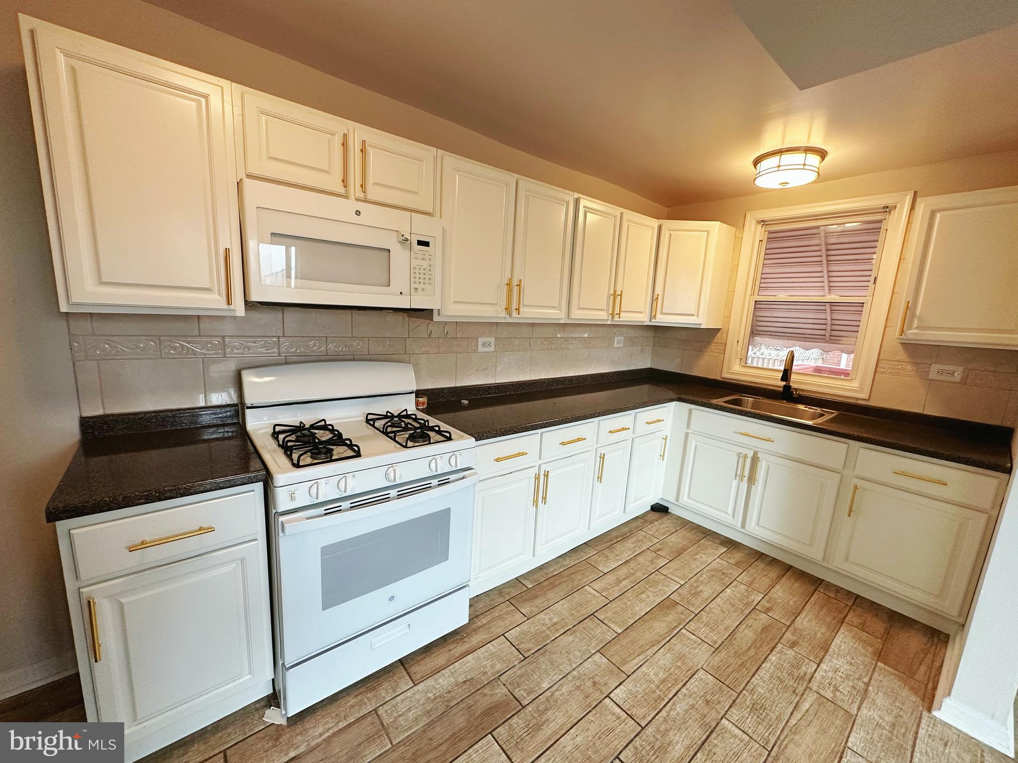 4056 Benner Street Philadelphia, PA 19135 - Photo 10 of 25