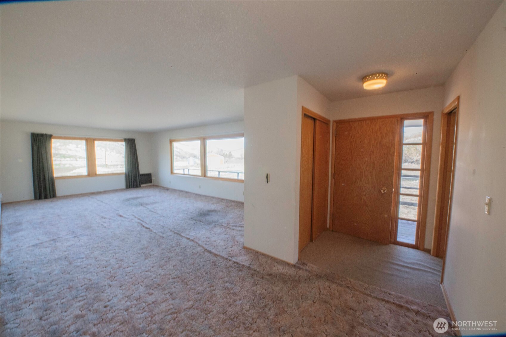 5 Niebel Grade Road Pomeroy, WA 99347 - Photo 17 of 34 a view of empty room with windows