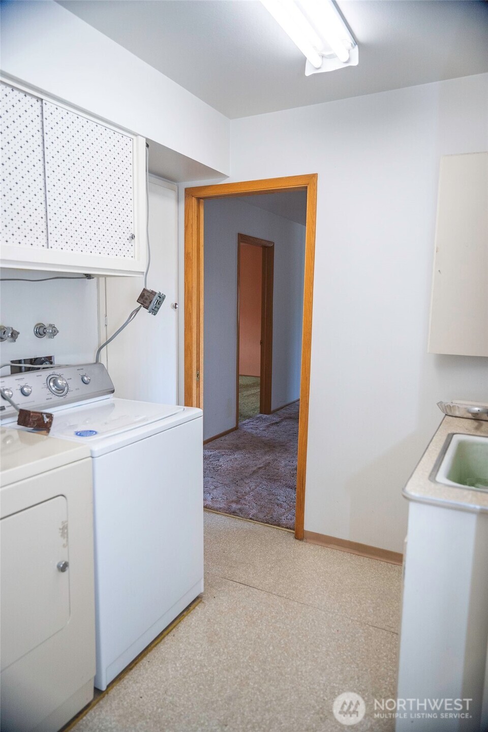 5 Niebel Grade Road Pomeroy, WA 99347 - Photo 20 of 34 a storage room with washer and dryer