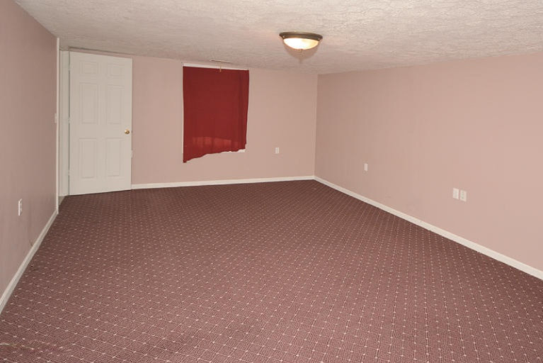 329 Pratt Road Kalamazoo, MI 49008 - Photo 14 of 24 329Pratt_18
