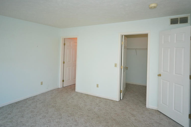 329 Pratt Road Kalamazoo, MI 49008 - Photo 8 of 24 329Pratt_11