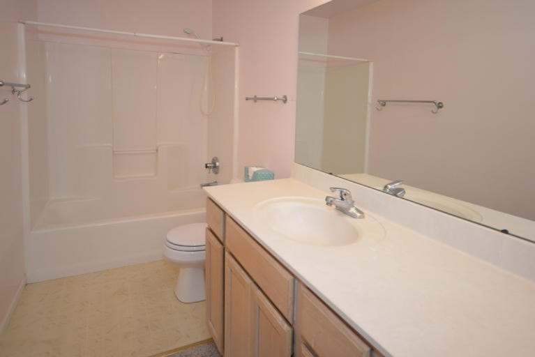 329 Pratt Road Kalamazoo, MI 49008 - Photo 9 of 24 329Pratt_12