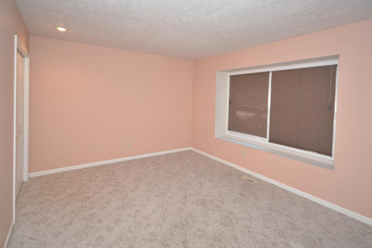329 Pratt Road Kalamazoo, MI 49008 - Photo 10 of 24 329Pratt_13