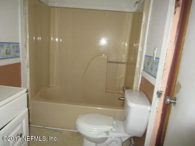 34447 Hathaway Road Callahan, FL 32011 - Photo 12 of 13 BATHROOM