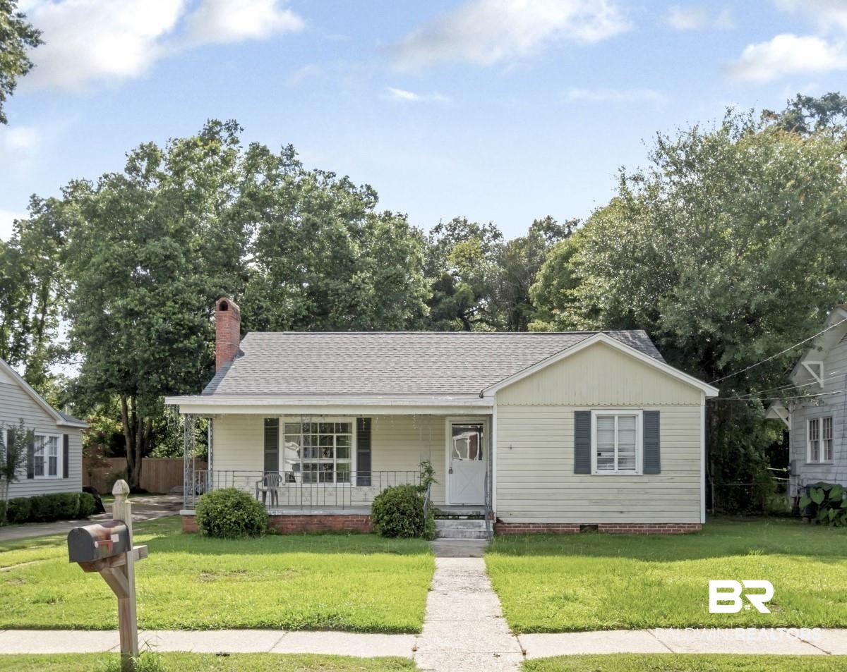 164 Emogene Place Mobile, AL 36606 - Photo 1 of 13
