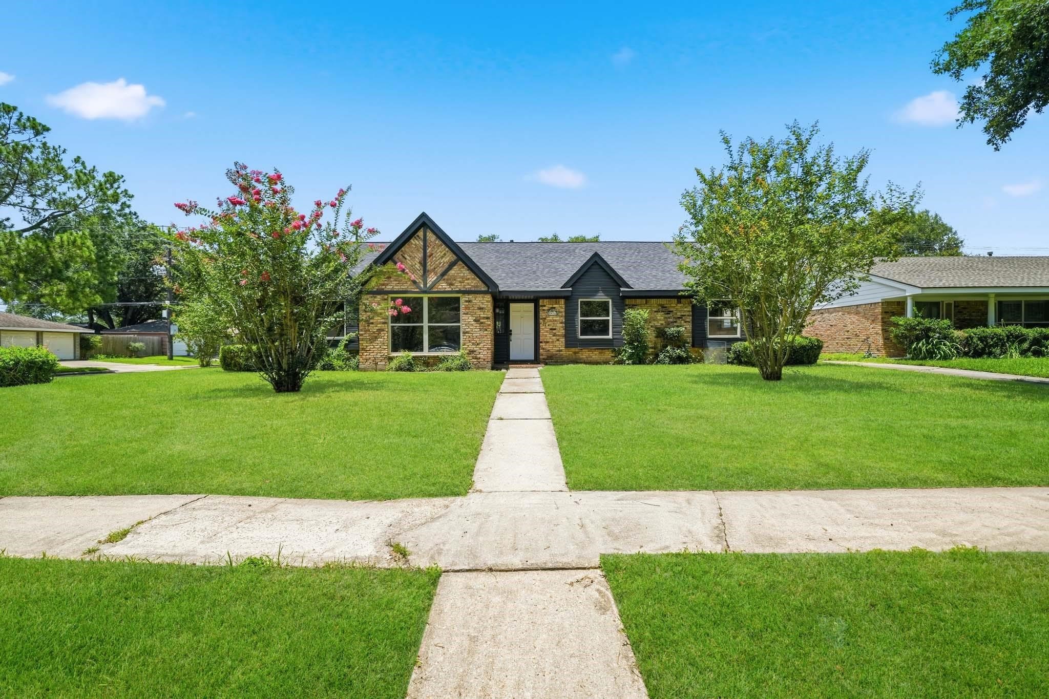 5926 Warm Springs Road Houston, TX 77035 - Photo 1 of 16 Gallery Image 1