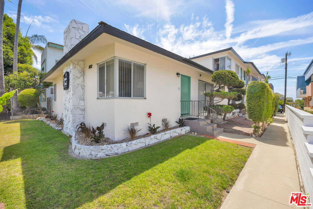 7832 West Manchester Avenue Playa del Rey, CA 90293 - Photo 4 of 13