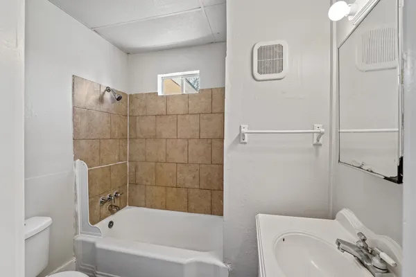 $1,295 | 205 Stimpson Street, Baytown, TX 77520