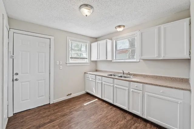 $1,395 | 205 Stimpson Street, Baytown, TX 77520