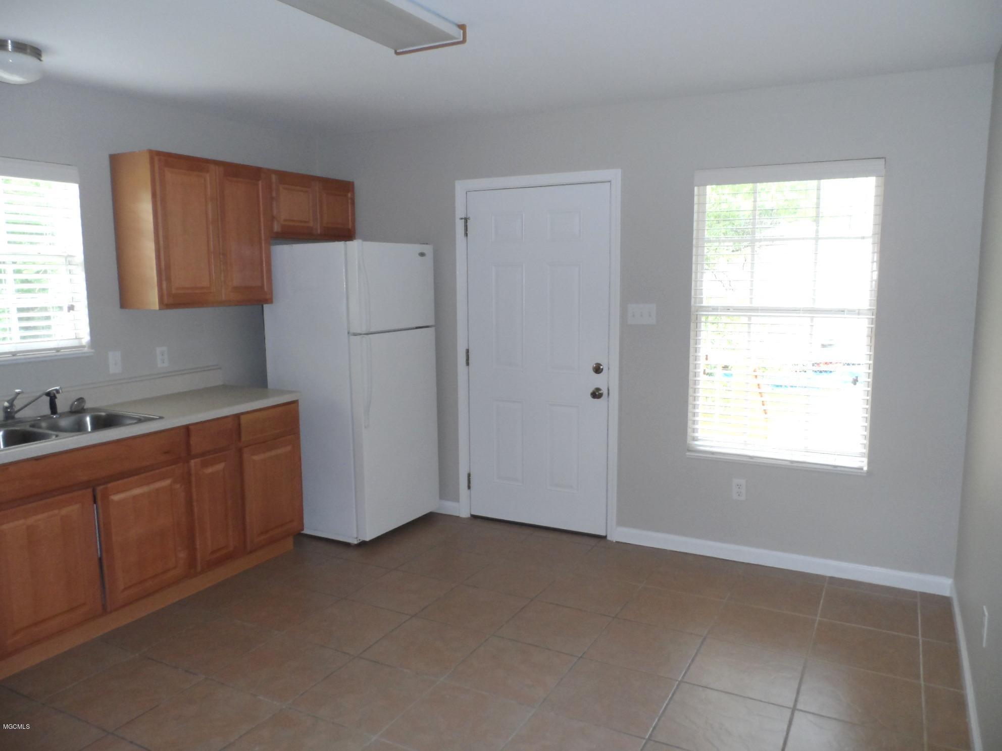 13289 Rene Avenue Gulfport, MS 39503 - Photo 9 of 20 SAM_6396