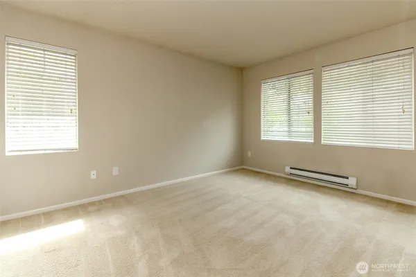 $370,000 | 21230 40th Way South, Unit E, SeaTac, WA 98198
