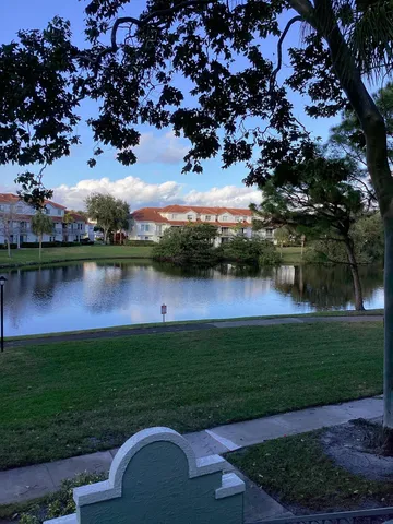 $1,975 | 1215 Crystal Way, Unit N, Delray Beach, FL 33444