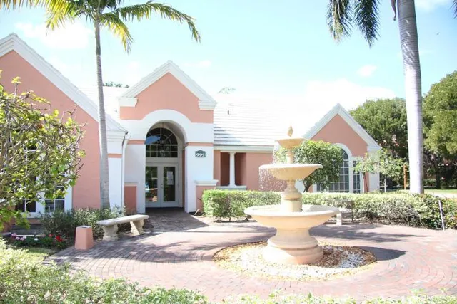 $1,975 | 1215 Crystal Way, Unit N, Delray Beach, FL 33444